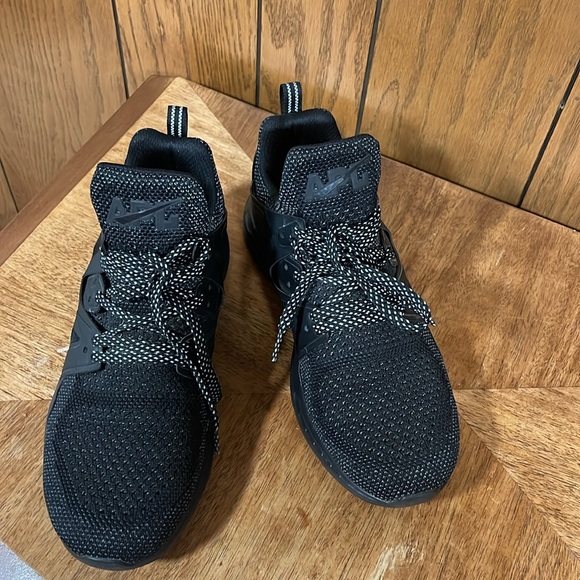 APL Athletic Propulsion Labs-Size (9) -Black - Picture 4 of 11